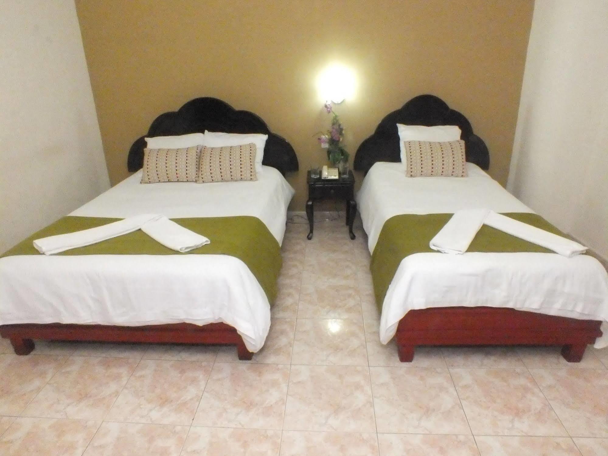 Hotel Puerta Del Sol Давид Екстер'єр фото